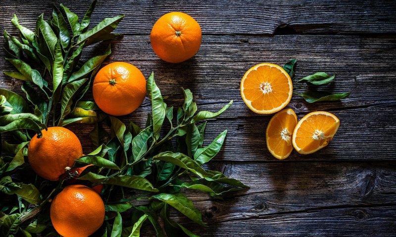 Jedzenie pomarańczy na śniadanie to zdrowy nawyk. Dlaczego?