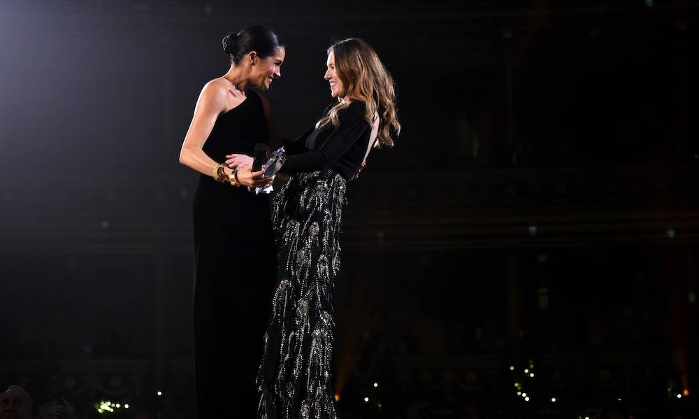 Meghan Markle i Clare Waight Keller na Fashion Awards (Fot. Getty Images)