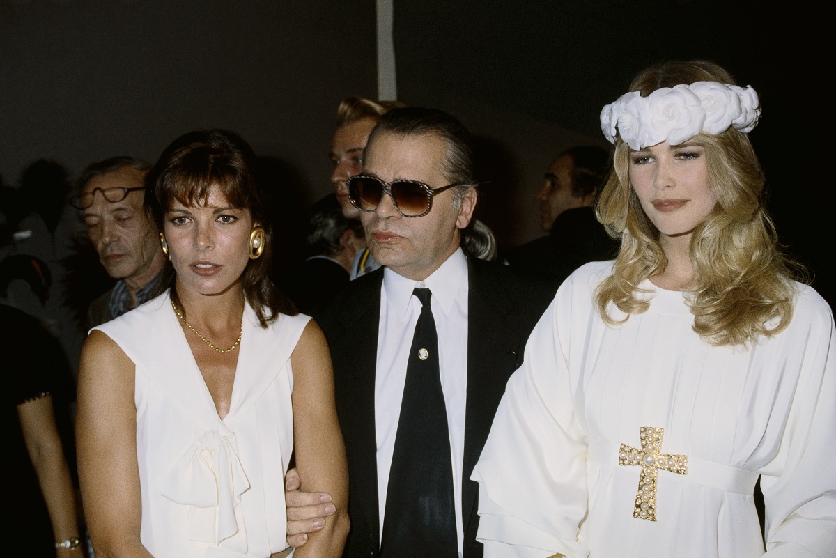 Karl Lagerfeld na pokazie Chanel, 1990 (Fot. Pierre Vauthey/Sygma/Sygma via Getty Images)