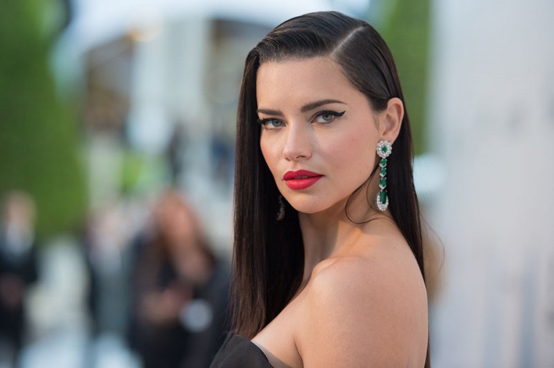 Adriana Lima: Teraz będę się rozbierać tylko w ważnym celu