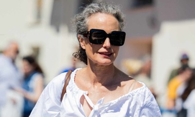 Andie MacDowell podbiła Cannes… casualową stylizacją z lnianymi spodniami