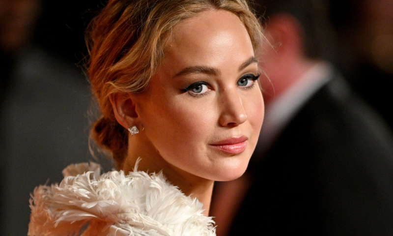 Doskonała stylizacja Jennifer Lawrence z butami o zapachu gumy balonowej