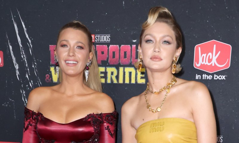 Komiksowe stylizacje Blake Lively i Gigi Hadid budzą kontrowersje