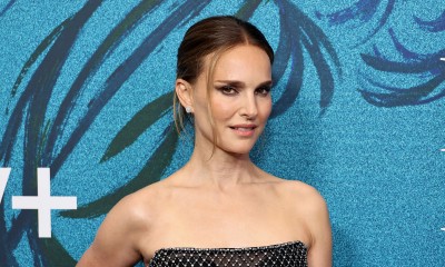 Natalie Portman już nosi idealną jeansową kurtkę na jesień 2024 do szortów