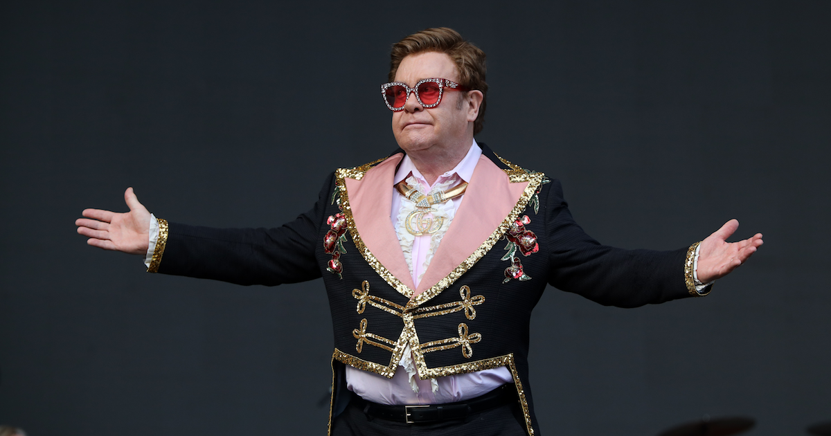 Elton John organizuje koncert charytatywny