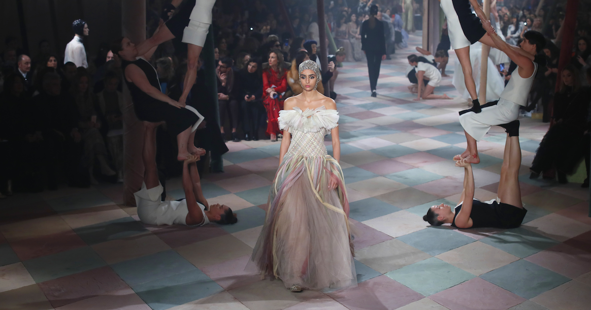 Haute couture: Christian Dior zaprasza do cyrku