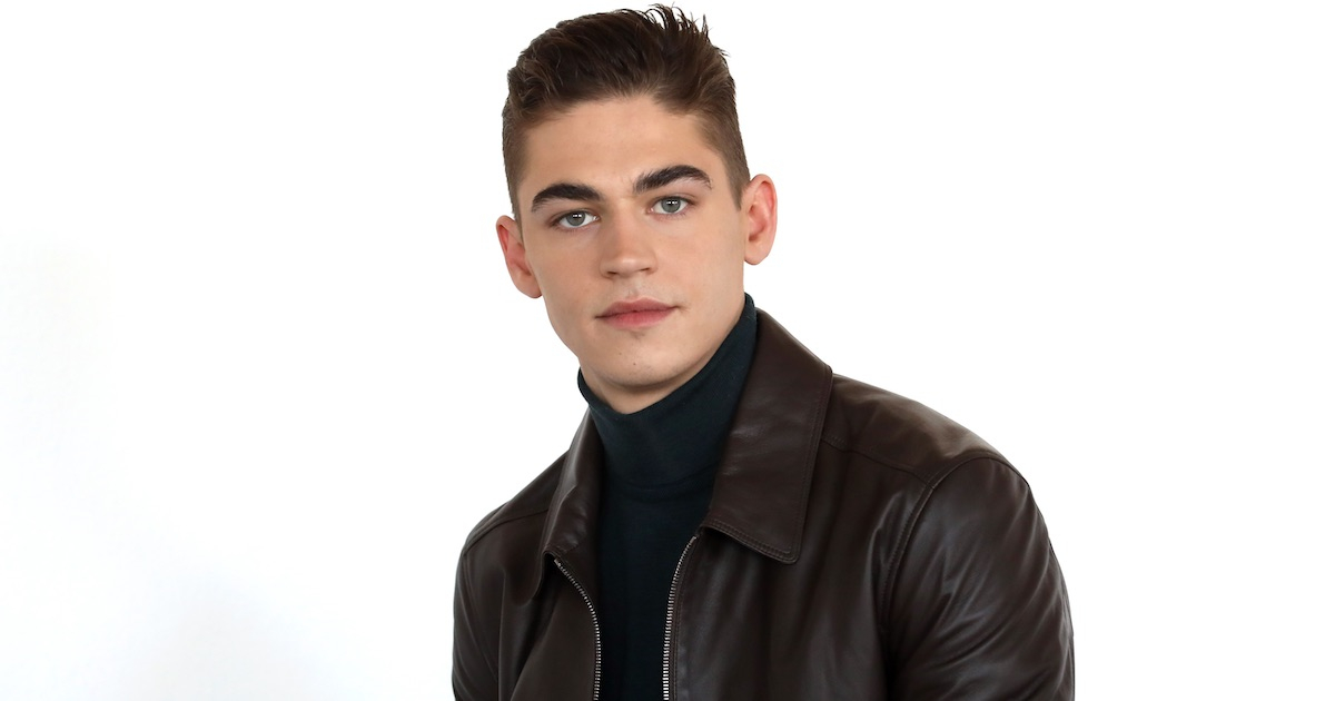 Hero Fiennes-Tiffin: Współczesny mężczyzna