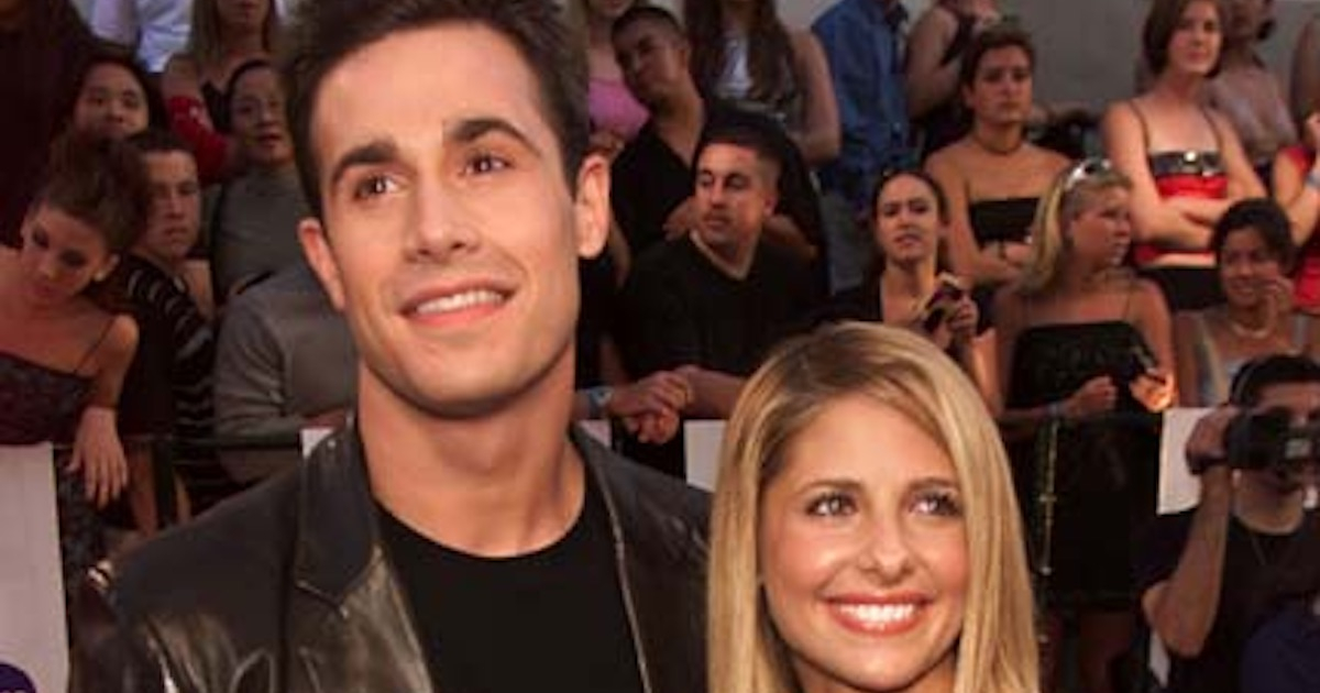 Historia jednego zdjęcia: Sarah Michelle Gellar i Freddie Prinze Jr. w 2000 roku