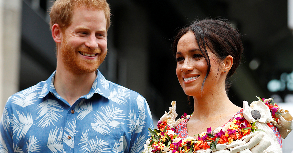 Księżna Meghan w sukience z pomponami