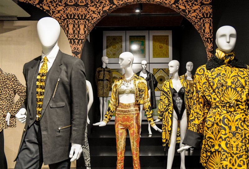 Gianni Versace Retrospective. Co zobaczymy na wystawie projektanta w Poznaniu?