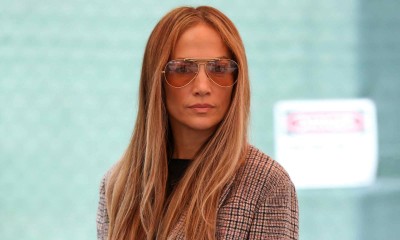 Stylowa biznesmenka Jennifer Lopez lansuje nowy biurowy dress code: dzwony i marynarkę