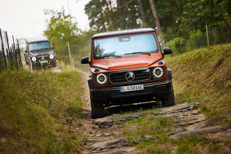 Mercedes-Benz G 580 z technologią EQ – neoromantyczny bohater w galowym mundurze