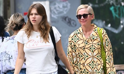 Michelle Williams i jej córka Matilda Ledger noszą adidasy Spezial i modne sandały