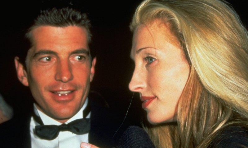 Pierścionek zaręczynowy Carolyn Bessette-Kennedy 