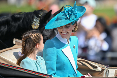 Księżna Kate pokazuje, jak stylowo nosić ryzykowny odcień turkusu