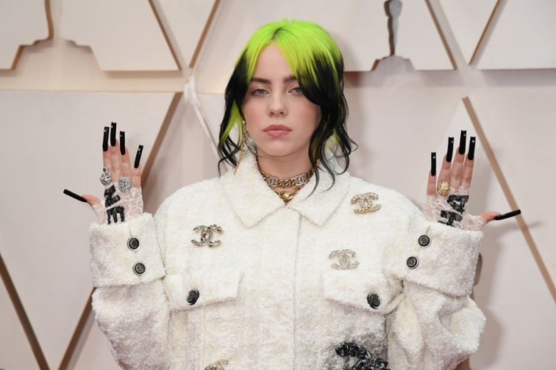 Billie Eilish blondynką