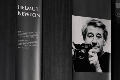 Helmut Newton wciąż intryguje. Wystawa prac legendarnego fotografa w Warszawie