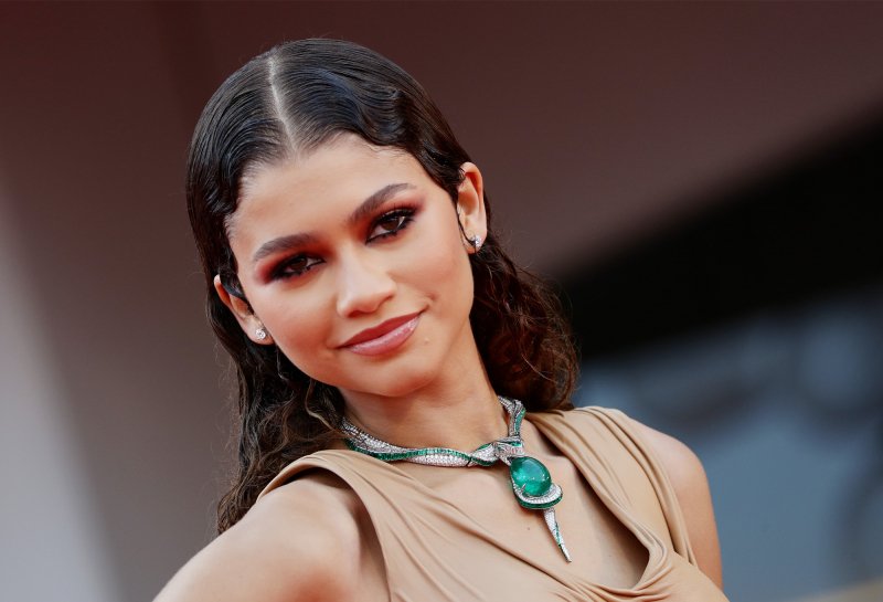 Zendaya na niepublikowanym wcześniej zdjęciu w bobie ze zmierzwioną grzywką