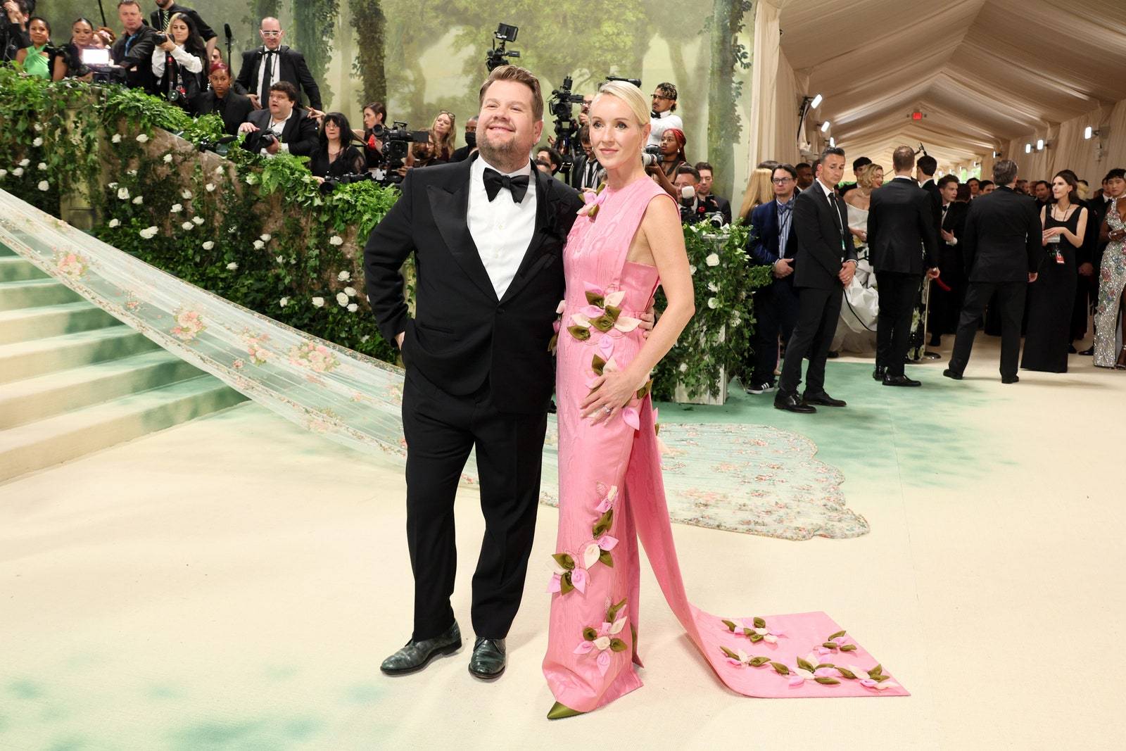 James Corden i Julia Carey