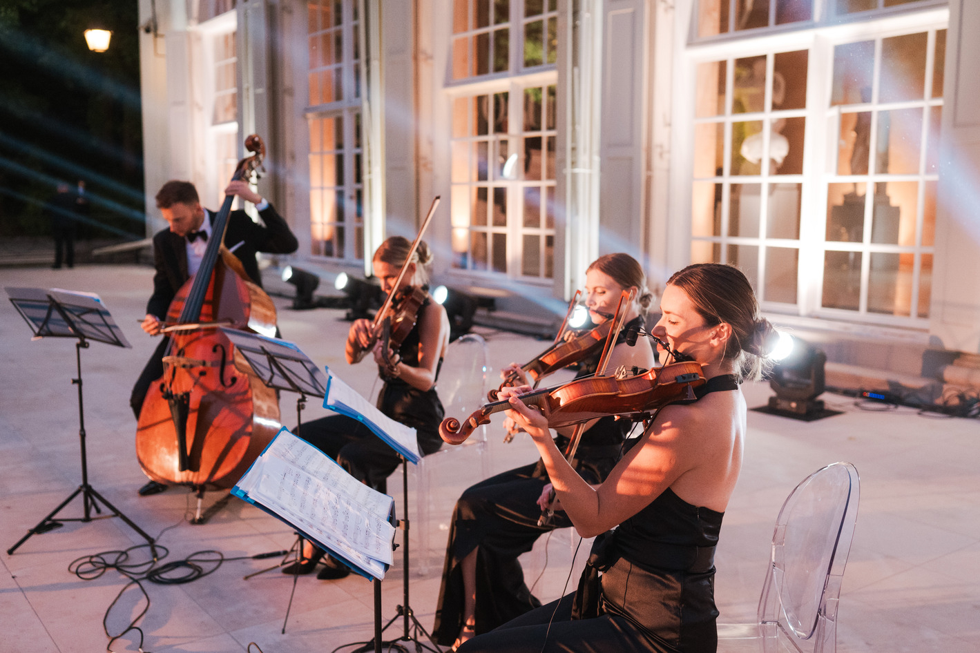 Maciej Dobrzański i zespół Classic Strings