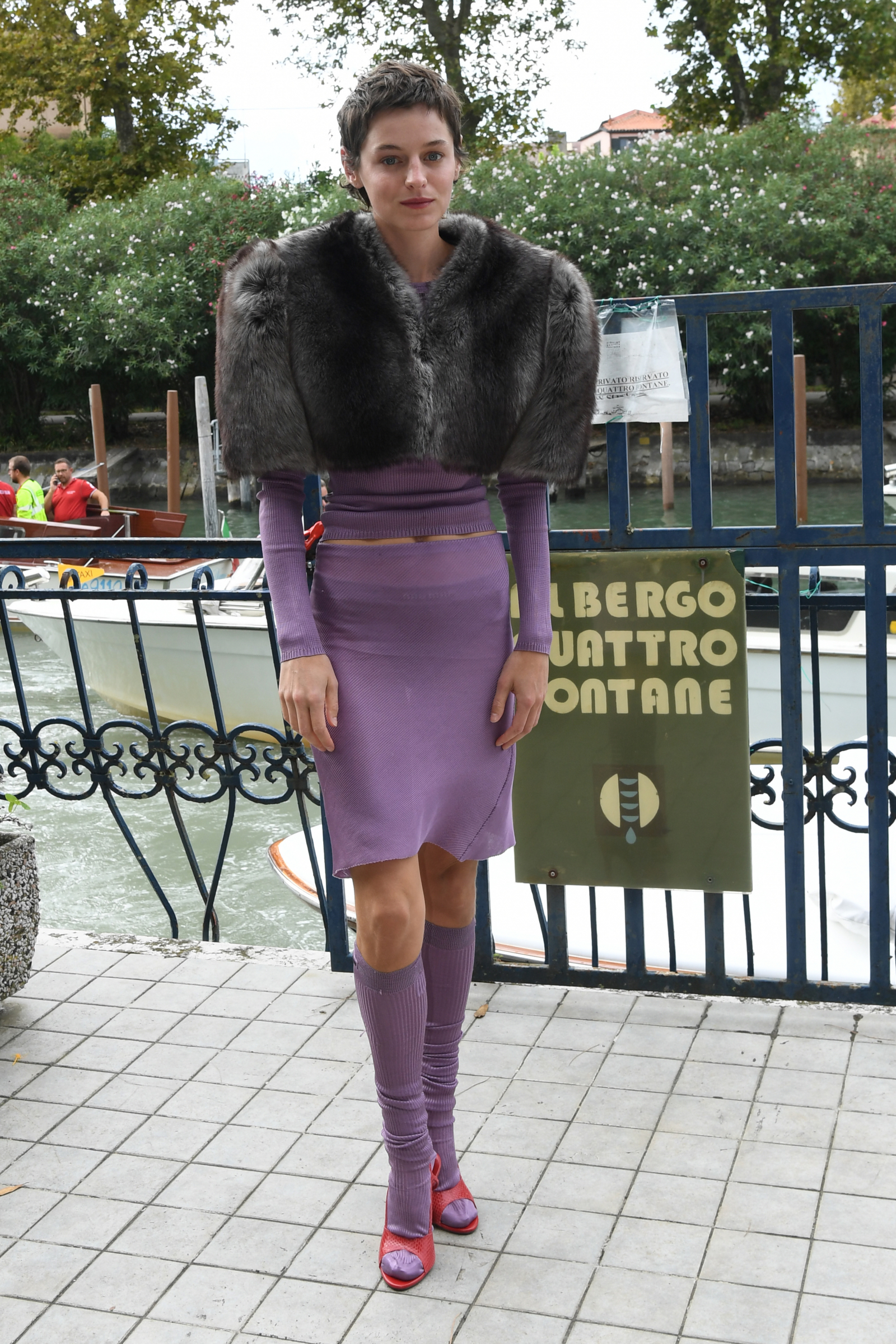Emma Corrin w Miu Miu
