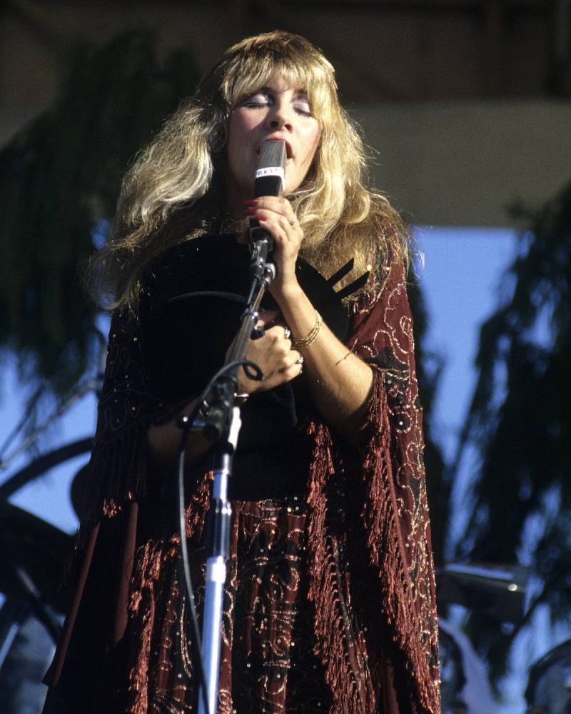 Stevie Nicks z zespołu Fleetwood Mac na archiwalnych zdjęciach