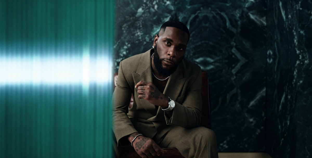 Muzyk Burna Boy ambasadorem zegarków Boss.