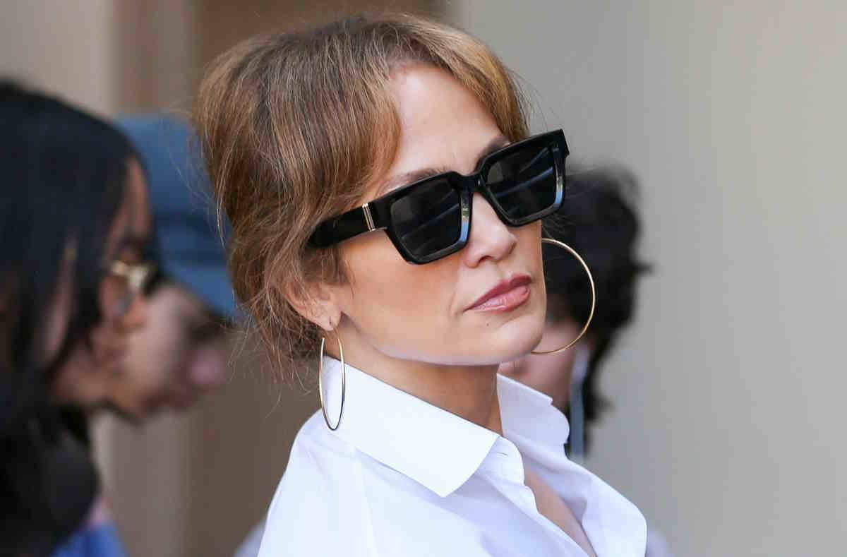 Jennifer Lopez przechadza się w japonkach po Hamptons. Amerykański Dzień Niepodległości Jennifer Lopez oficjalnie świętuje bez męża, Bena Afflecka.