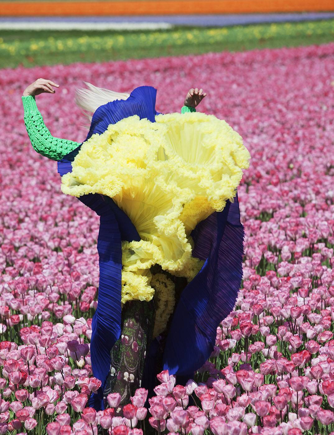 In Bloom for Dazed Magazine, 2011 (Fot. Viviane Sassen and Stevenson)