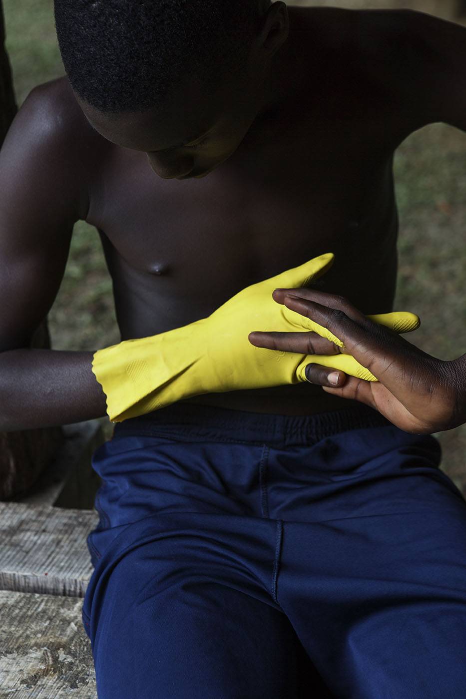 Giallo, from the series Pikin Slee, 2013 (Fot. Viviane Sassen and Stevenson)