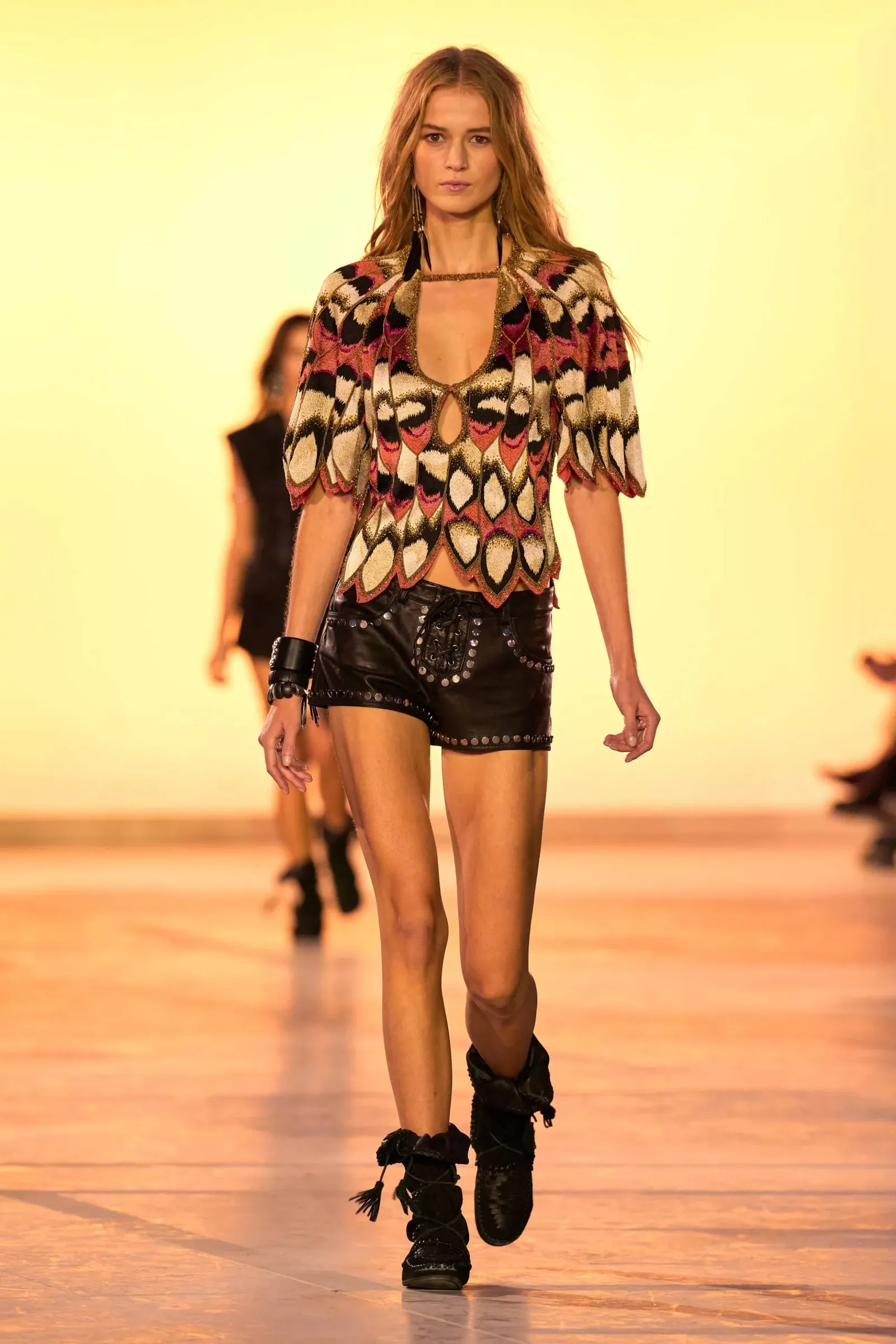 Styl motocyklowy boho Isabel Marant (Fot. Filippo Fior / Gorunway)