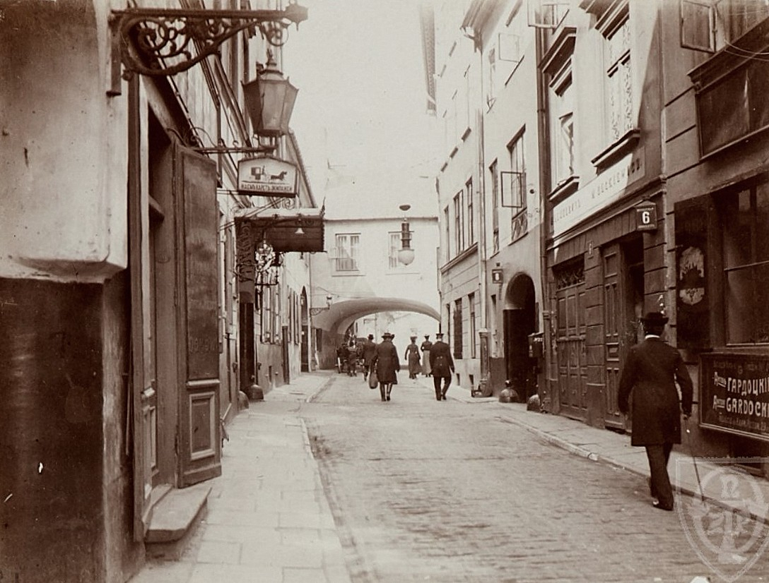 Most Westchnień na Koziej, część Hotelu Saskiego, ok. 1915