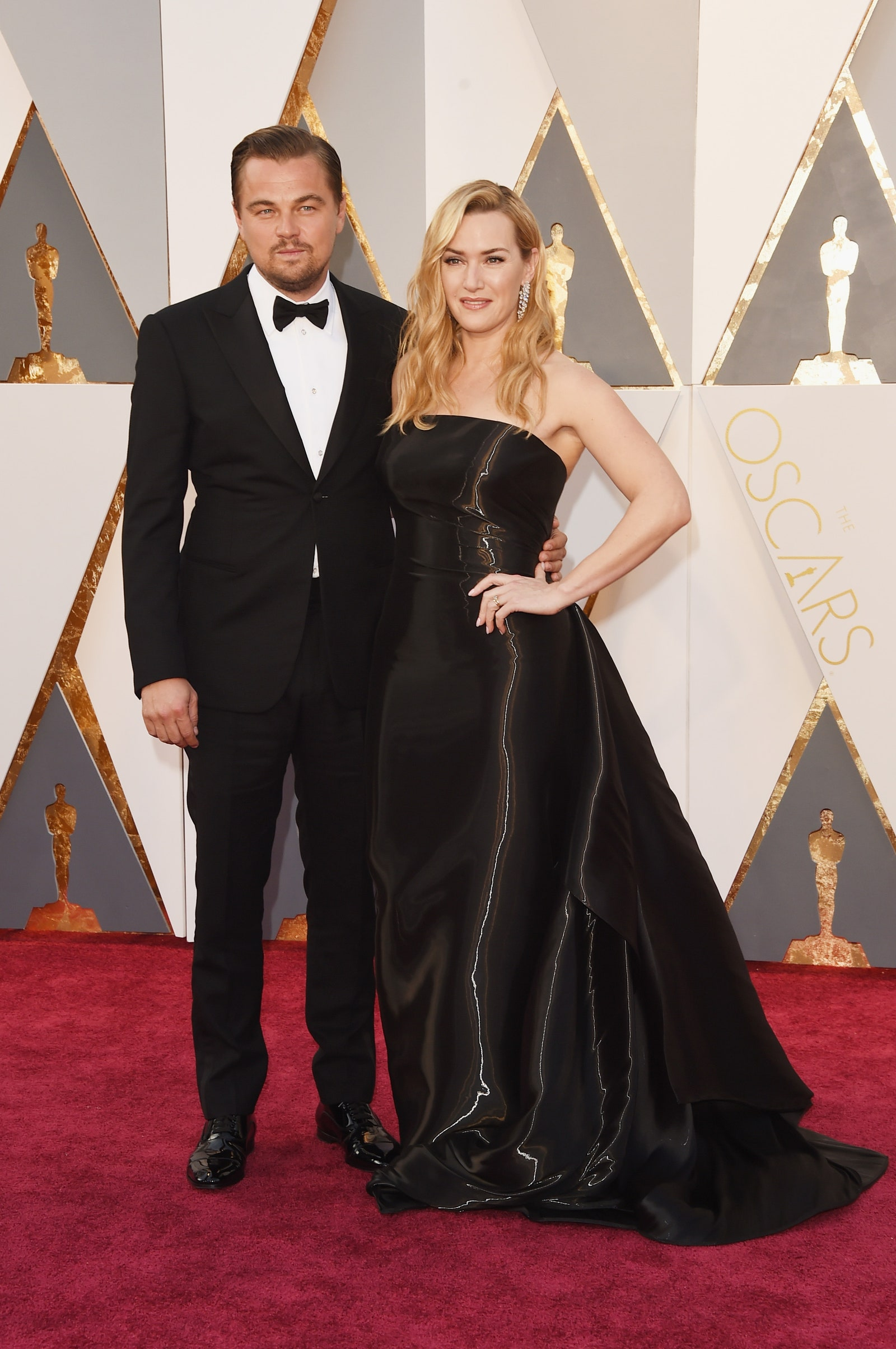 Leonardo DiCaprio i Kate Winslet na czerwonym dywanie podczas gali rozdania Oscarów 2016 (Fot. Jason Merritt/Getty Images)