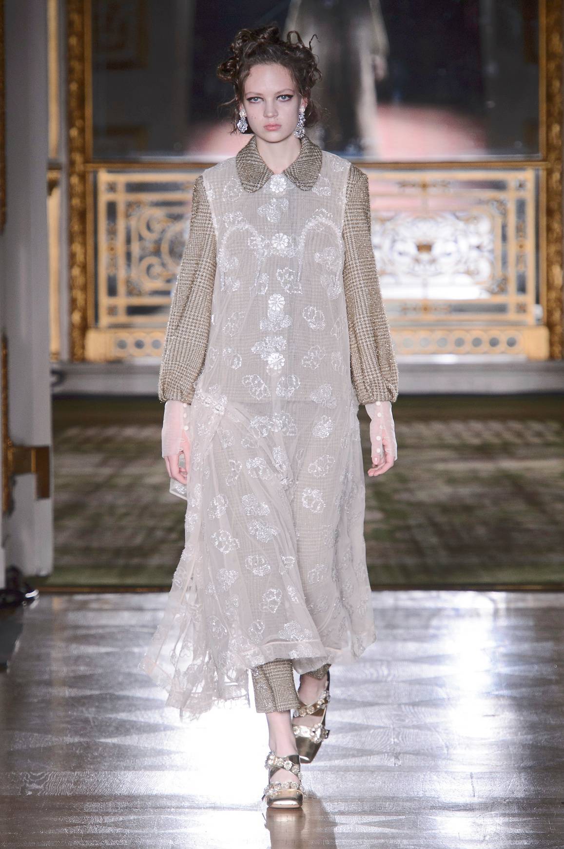 Simone Rocha jesień 2016 (Fot. Spotlight.Launchmetrics)