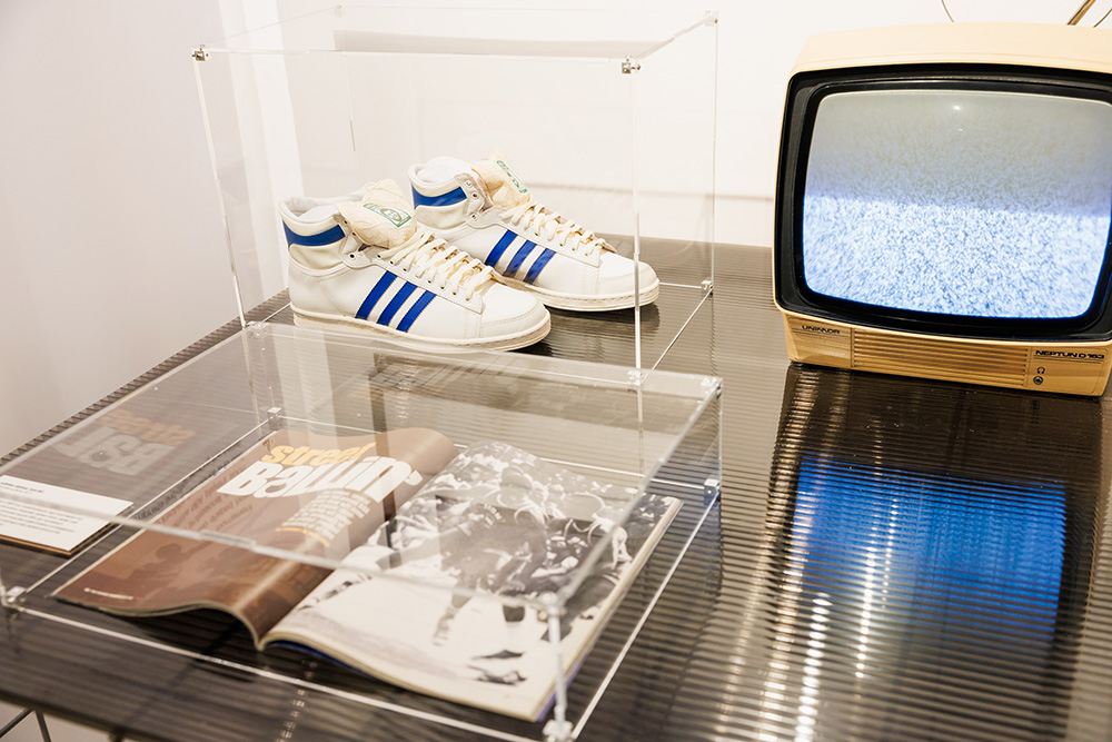 adidas Jabbar, lata 80., wystawa „Sneakers Unboxed: Studio to Street” wspierana przez  PRM w Pop Culture Gallery @Stary Browar, Wystawa gościnna opracowana przez Design Museum w Londynie (Fot. M. Zakrzewski)