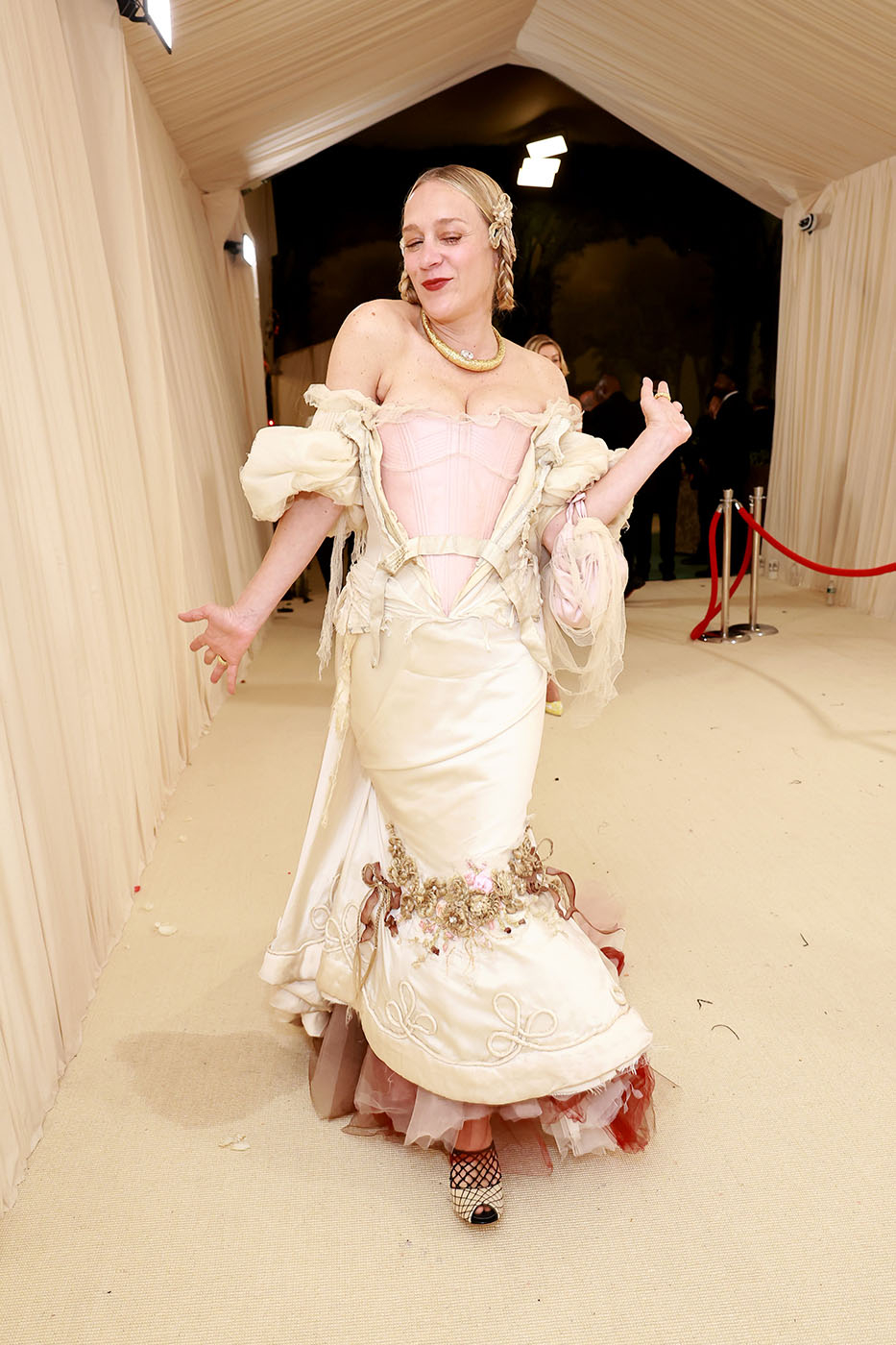 Chloë Sevigny na MET Gali w 2024 roku (Fot. Arturo Holmes/MG24/Getty Images for The Met Museum/Vogue)