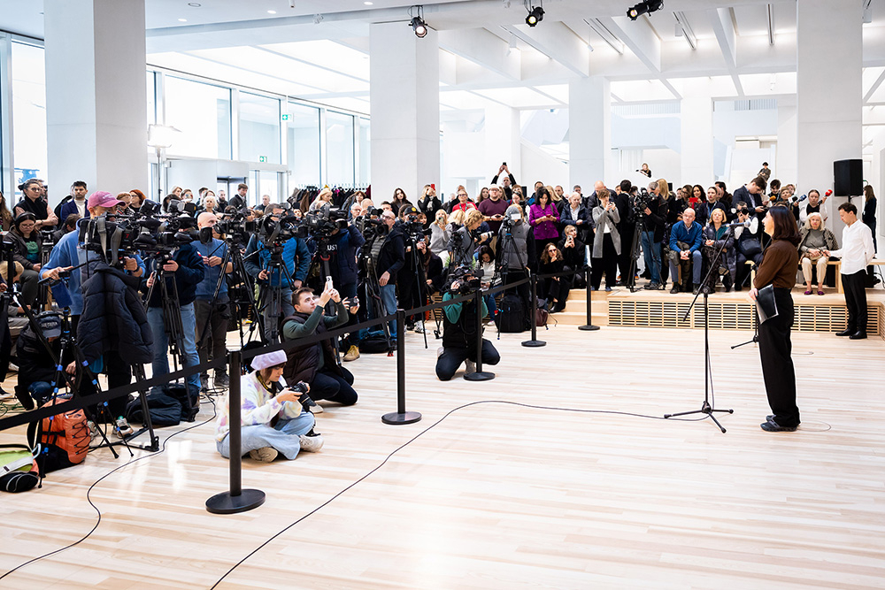 Joanna Mytkowska, dyrektorka Muzeum Sztuki Nowoczesnej w Warszawie. Konferencja prasowa przed otwarciem nowego budynku Muzeum (24.10.2024). Fot. Alicja Szulc