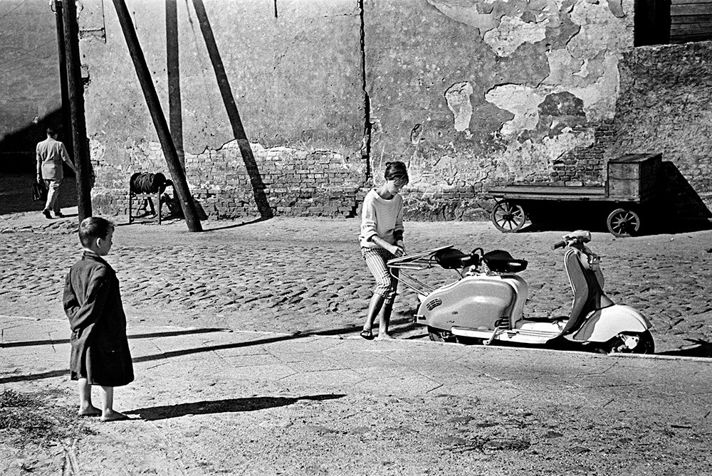 Tadeusz Rolke, Paryż, 1965 / life time print, fotografia analogowa, czarno-biała, 40 x 30 cm, Fot. dzięki uprzejmości artysty i galerii Le Guern