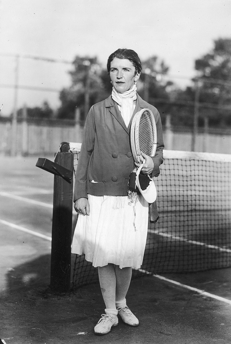 Wanda Dubieńska – tenisistka, florecistka, biegaczka narciarska, pierwsza polska olimpijka, 1934 (Narodowe Archiwum Cyfrowe)