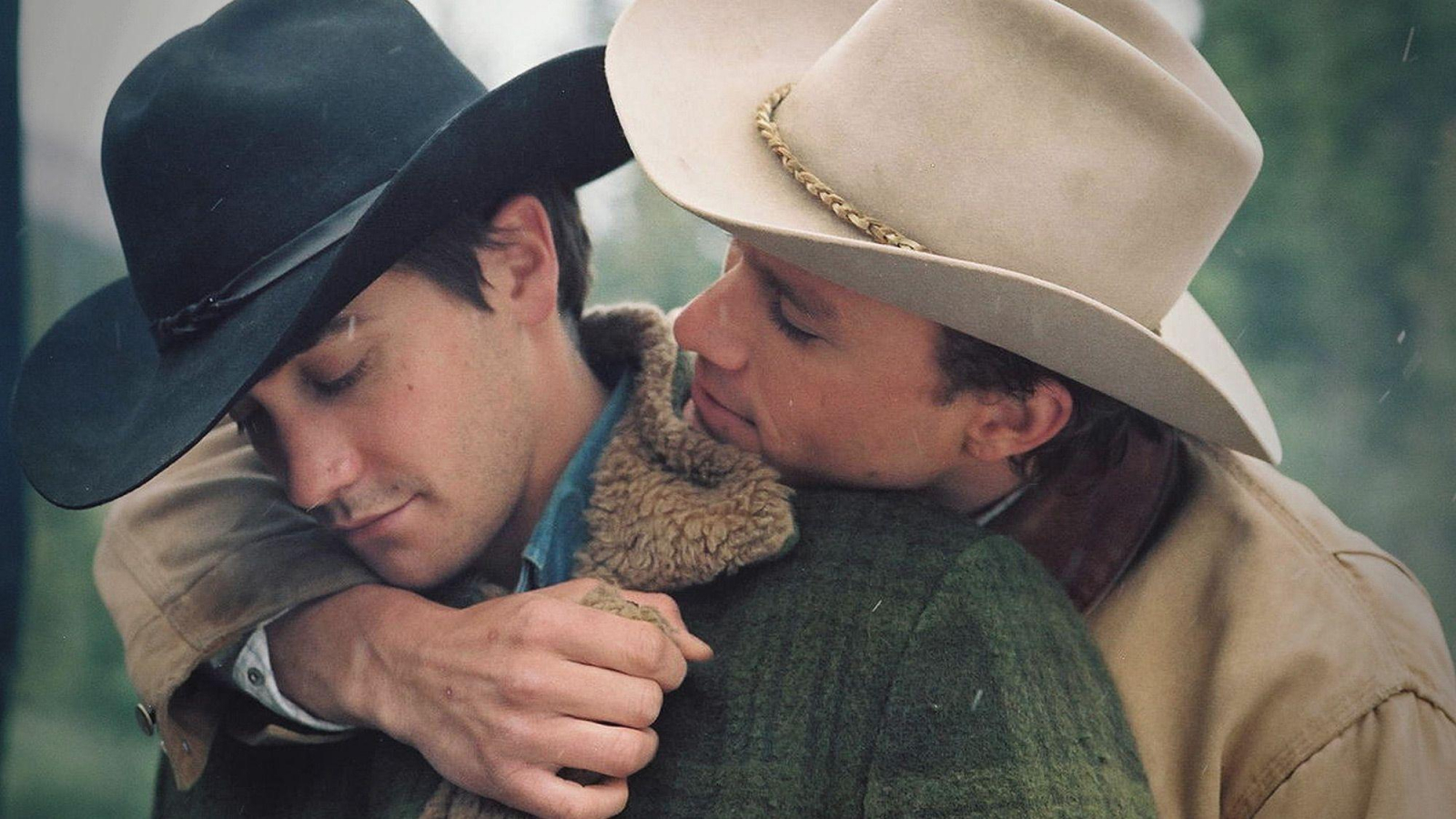 Jake Gyllenhall i Heath Leadger w filmie Tajemnica Brokeback Mountain (Fot. Materiały prasowe Focus Features)