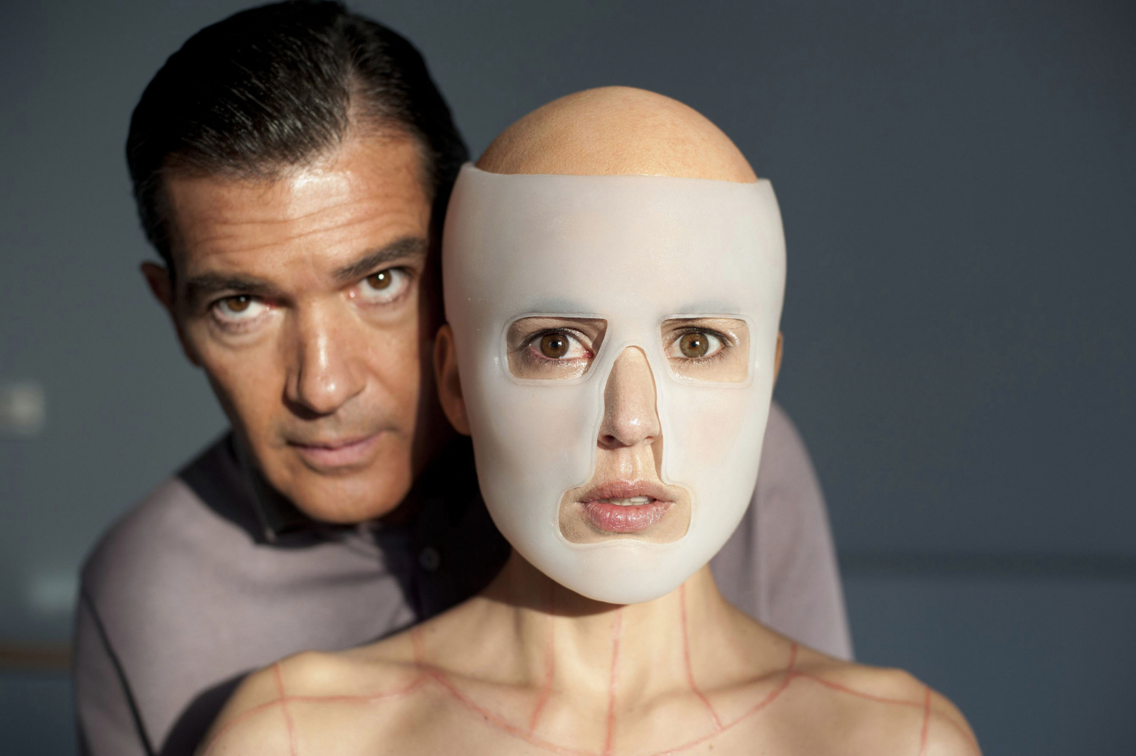 Antonio Banderas w filmie „Skóra, w której żyję”, reż Pedro Almodóvar, 2011. 