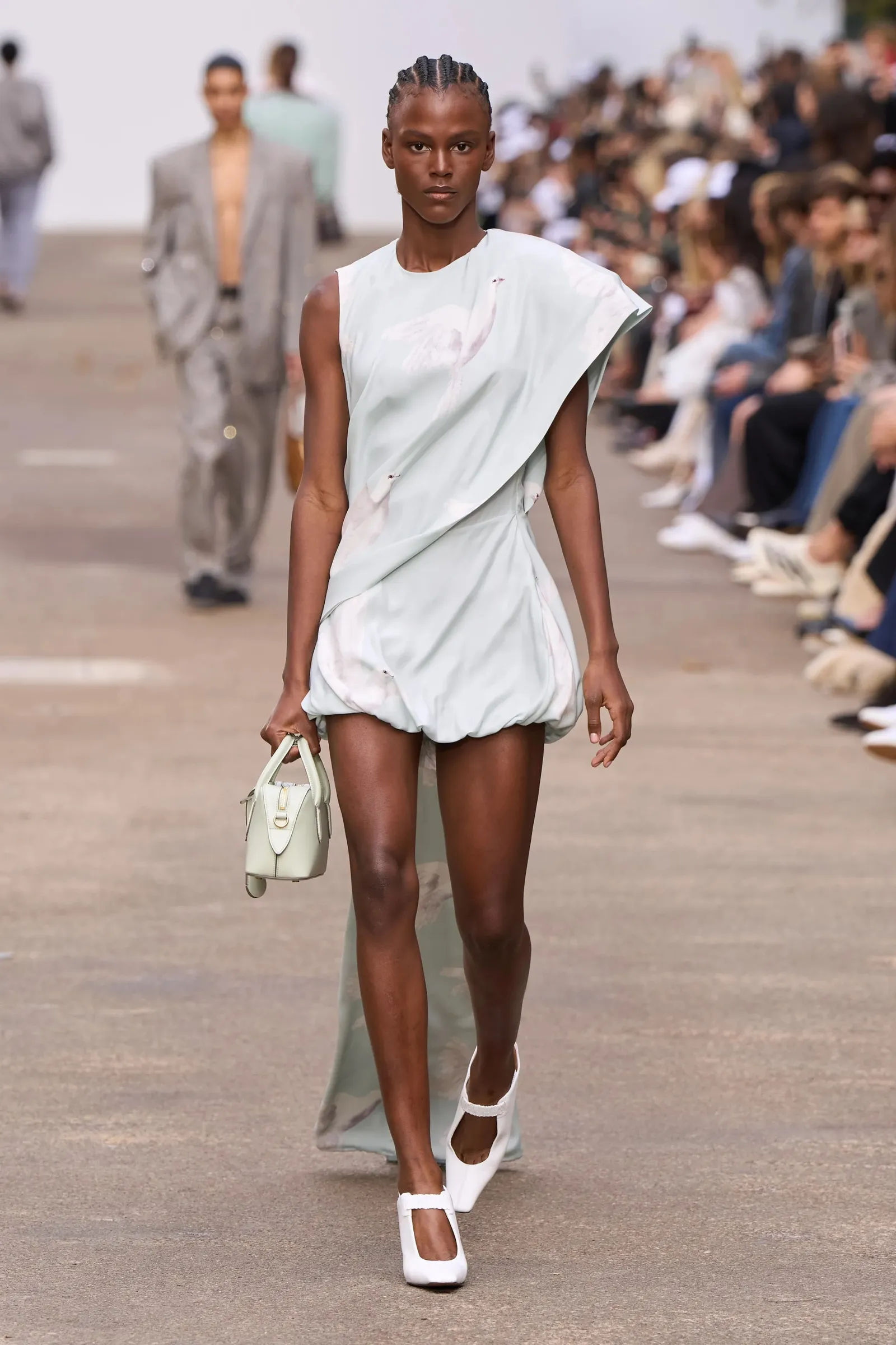 Stella McCartney wiosna-lato 2025. (Fot. Isidore Montag / Gorunway)