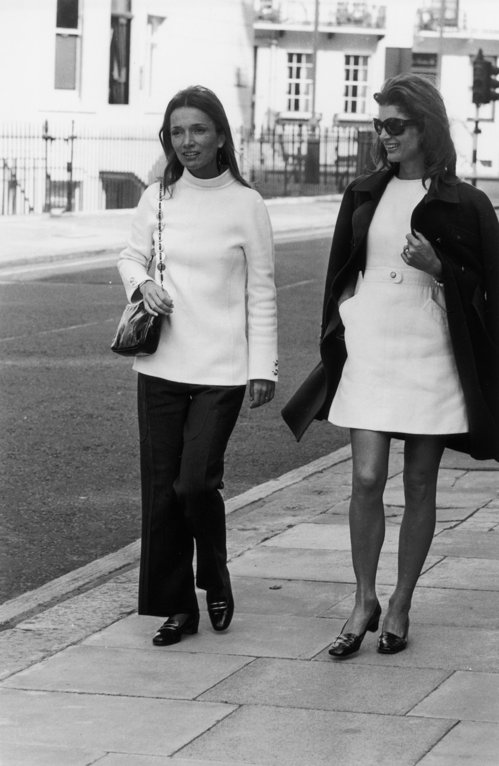 Z siostrą, Jackie Onassis w 1970 r. w Londynie / Fot. William Lovelace/Express/Getty Images