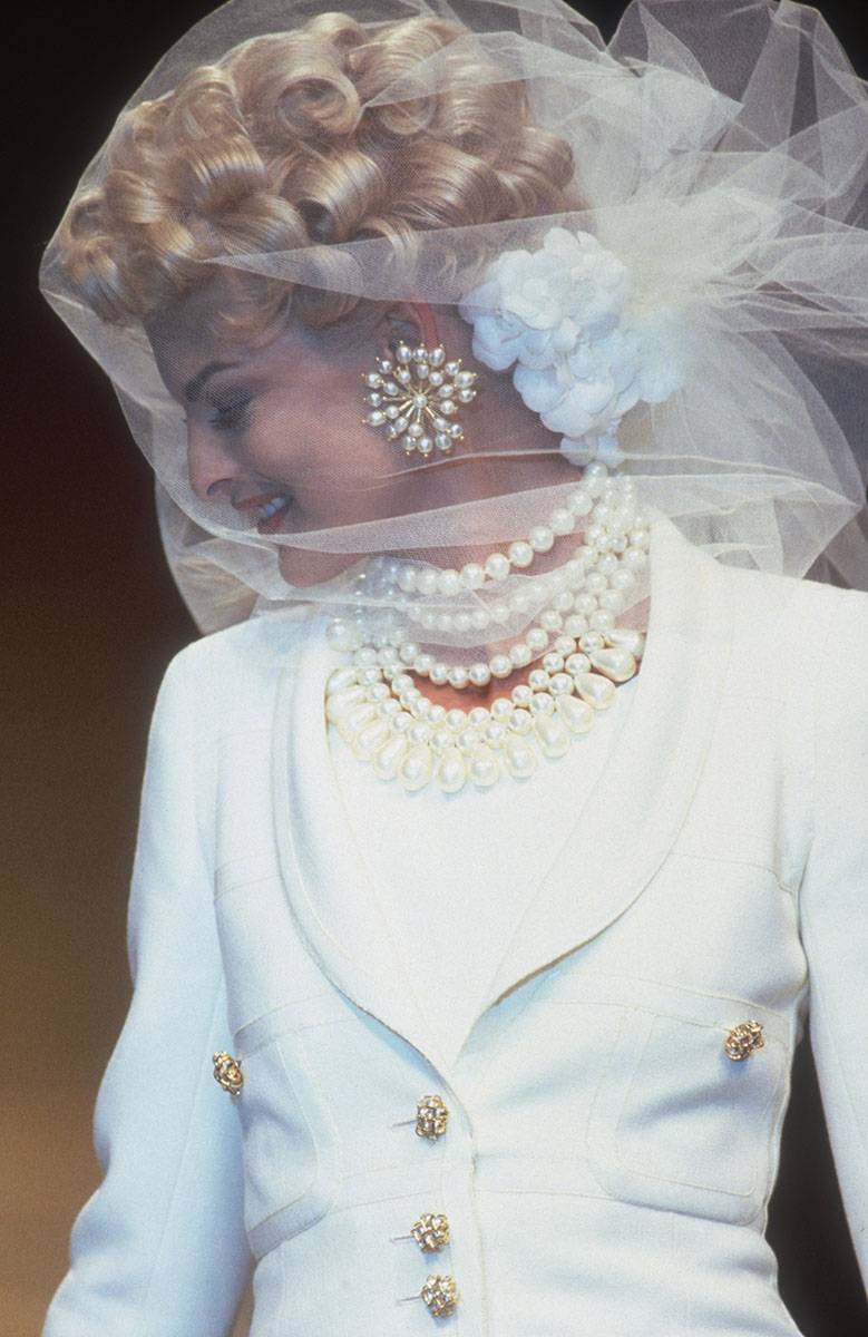 Chanel haute couture wiosna-lato 1991 (Fot. Getty Images)