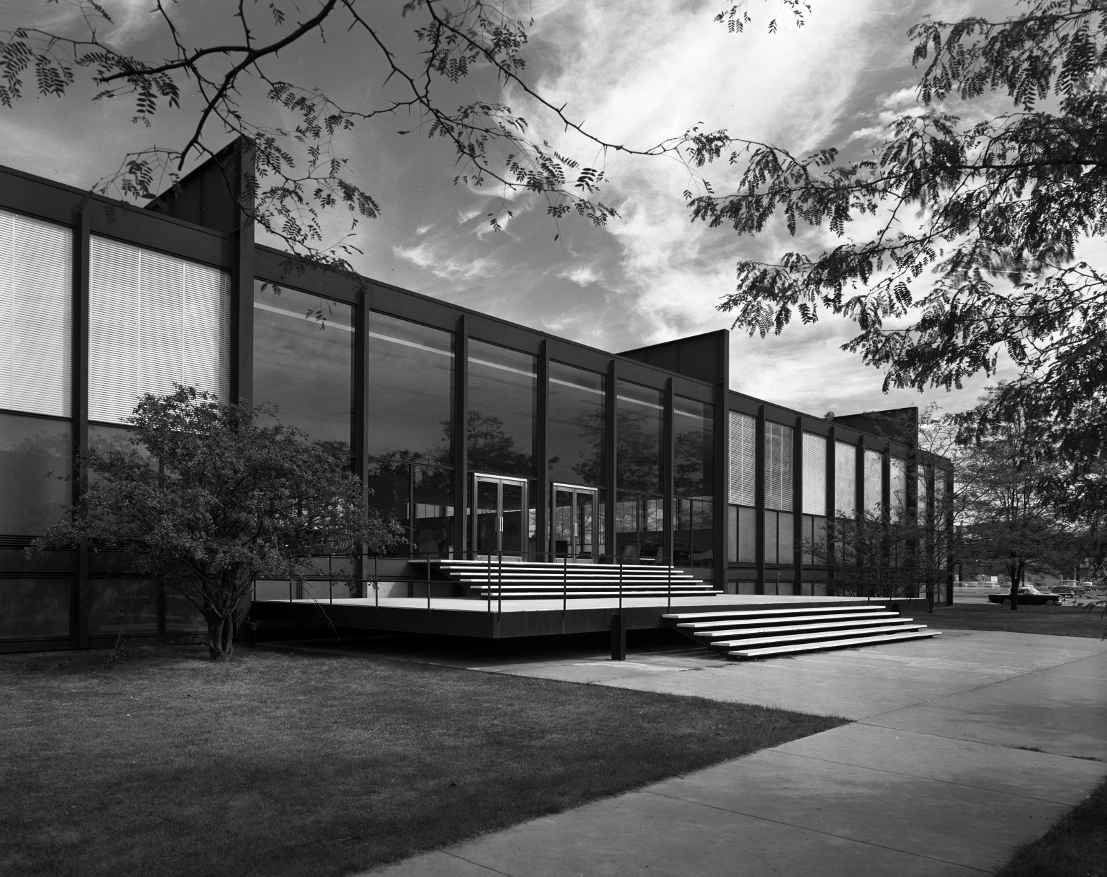 Budynek Crown Hall Illinois Institute of Technology / Fot. Korab/Library of Congress/Interim Archives/Getty Images