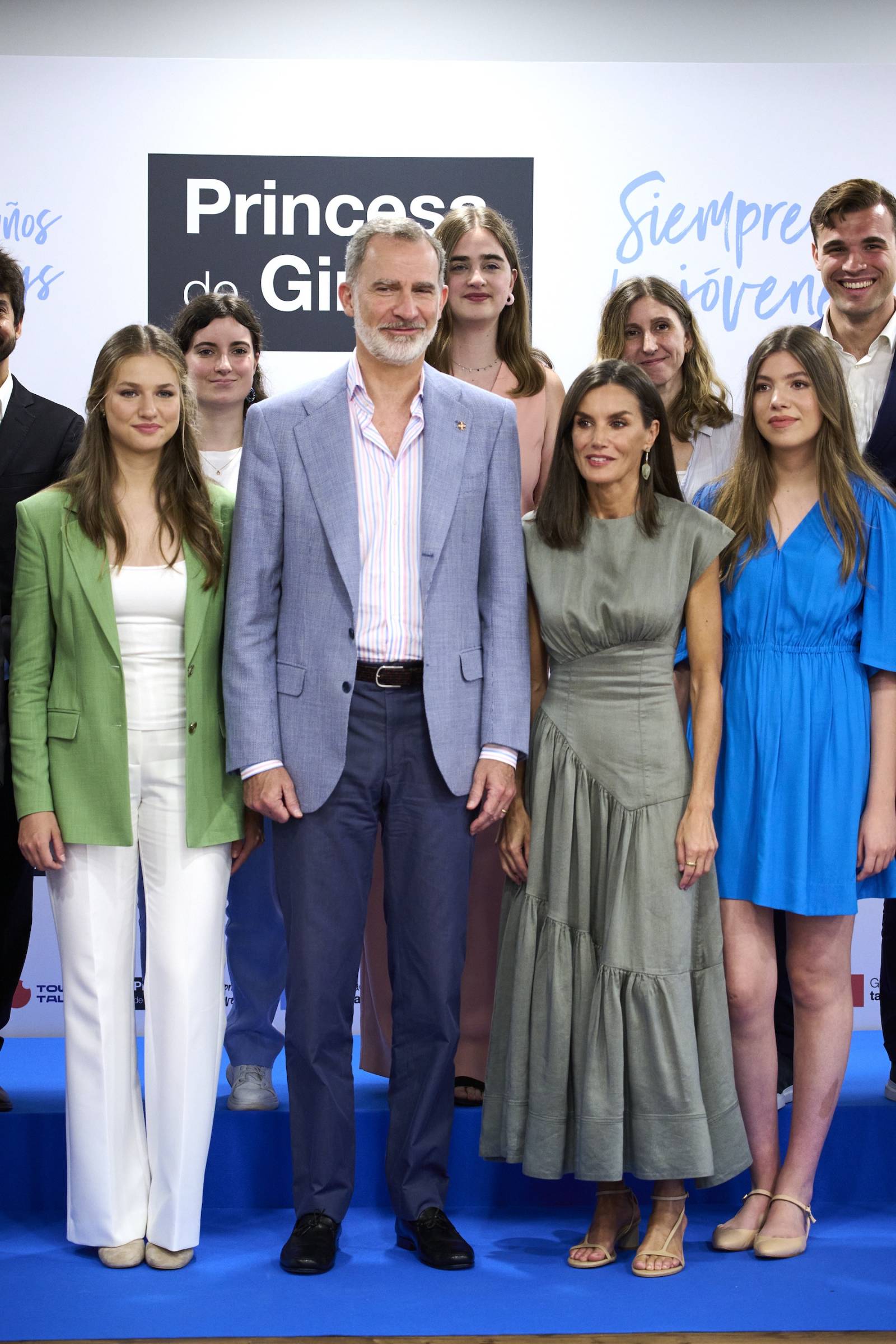 Hiszpańska rodzina królewska: Król Filip VI , Królowa Letycja oraz ich córki, Eleonora i Zofia (Fot. Getty Images / Carlos Alvarez)