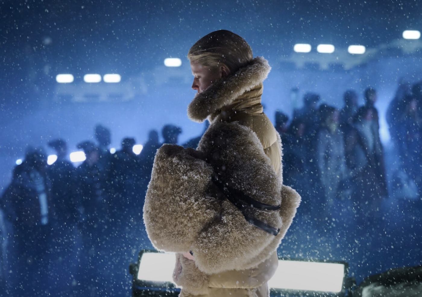 Gwiazdy pokochały puchówki i torby XXL na ośnieżonym pokazie Moncler Grenoble. (Fot. Materiały prasowe Moncler Grenoble)