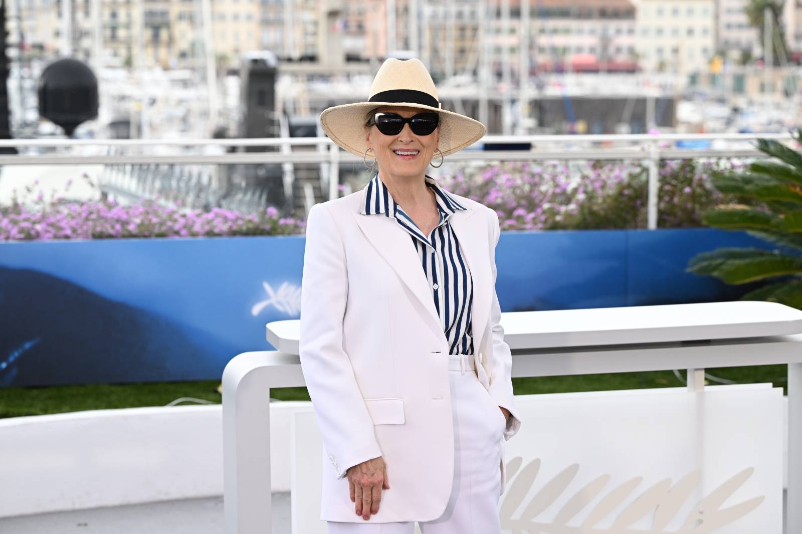 Meryl Streep w Cannes olśniewa stylizacją ze srebrnymi szpilkami / (Fot. Getty Images)