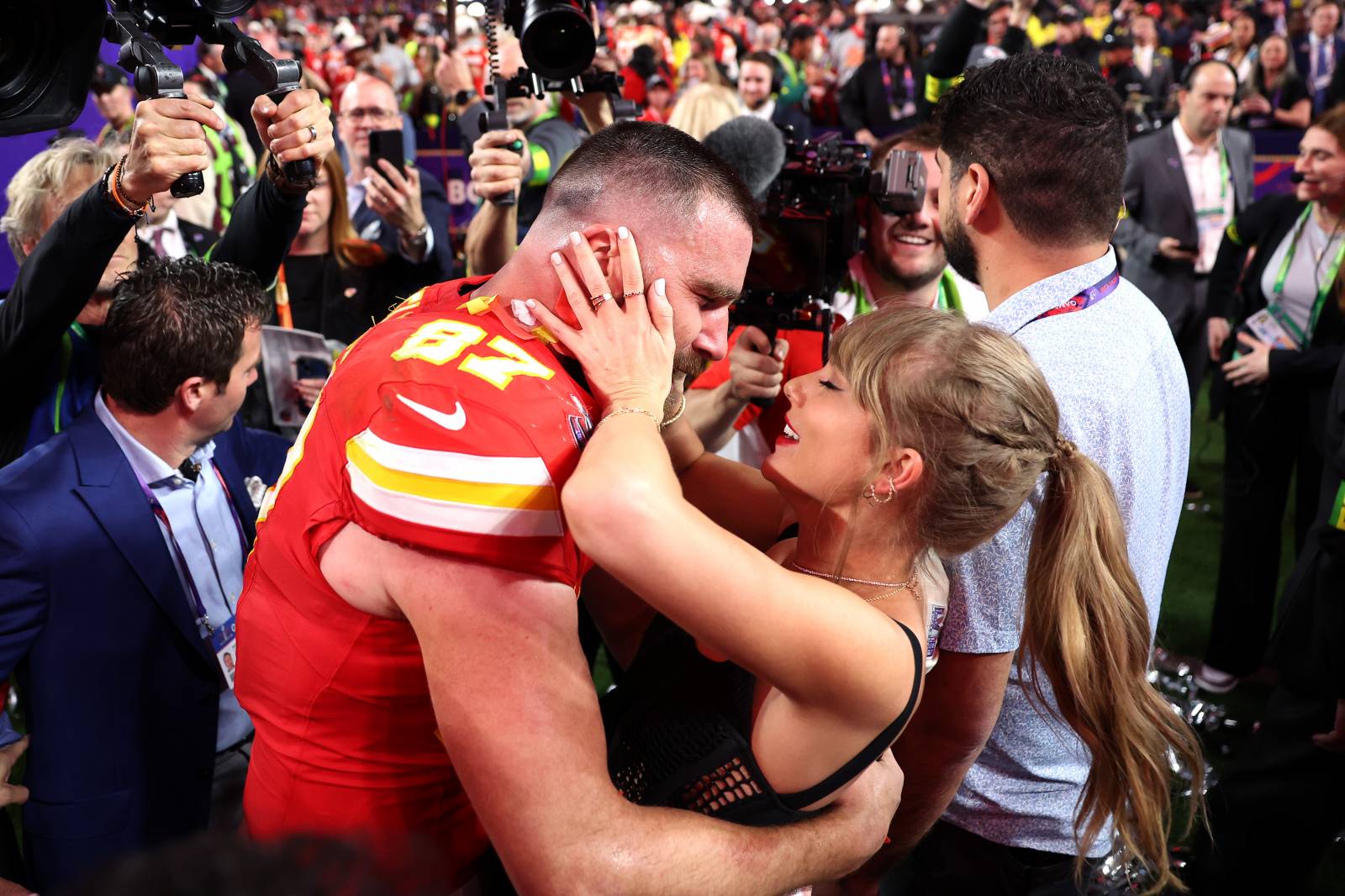 Travis Kelce i Taylor Swift / (Fot. Ezra Shaw/Getty Images)