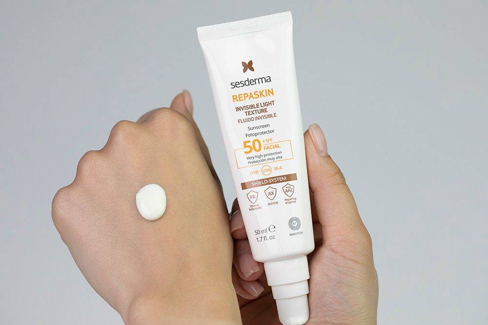 Sesderma Repaskin Fluido Invisible SPF 50 na topestetic.pl